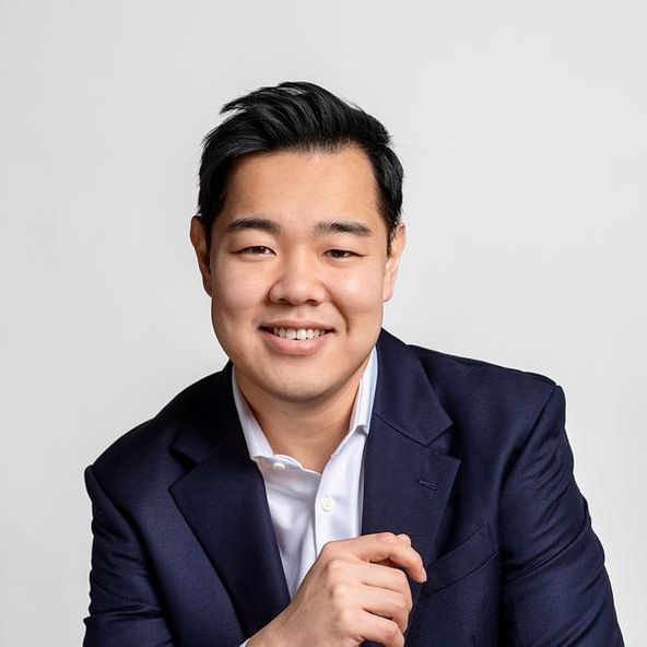 Photo of Wenwen He, Vice President at Cathay Health