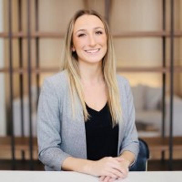 Elizabeth Pullman's Investing Profile - Pareto Holdings Principal | Signal