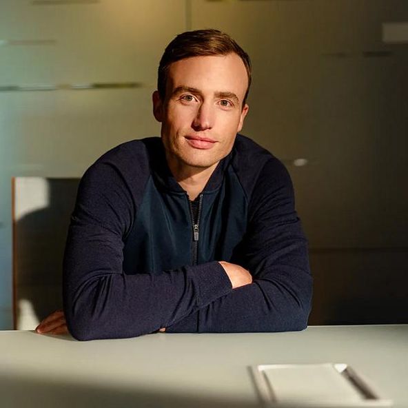 Andrew Reed's Investing Profile - Sequoia Capital Partner | Signal